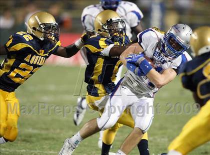 Thumbnail 1 in Byrnes @ Aquinas photogallery.
