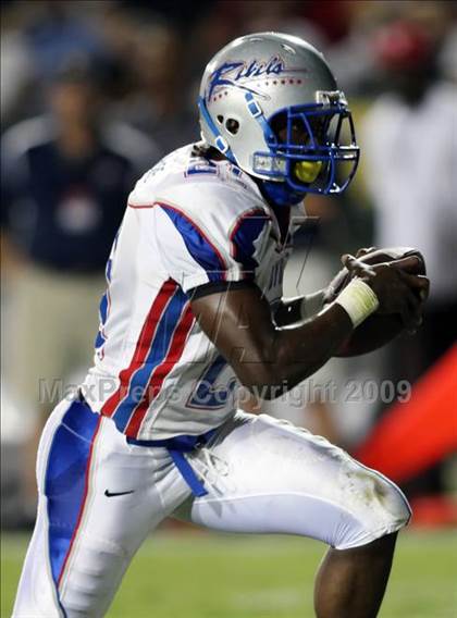 Thumbnail 2 in Byrnes @ Aquinas photogallery.