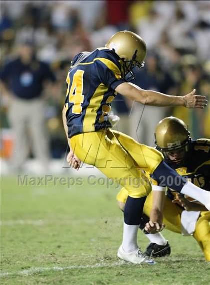 Thumbnail 1 in Byrnes @ Aquinas photogallery.