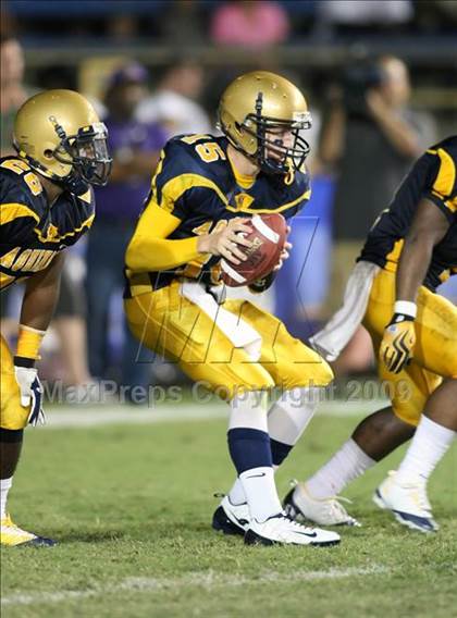 Thumbnail 2 in Byrnes @ Aquinas photogallery.