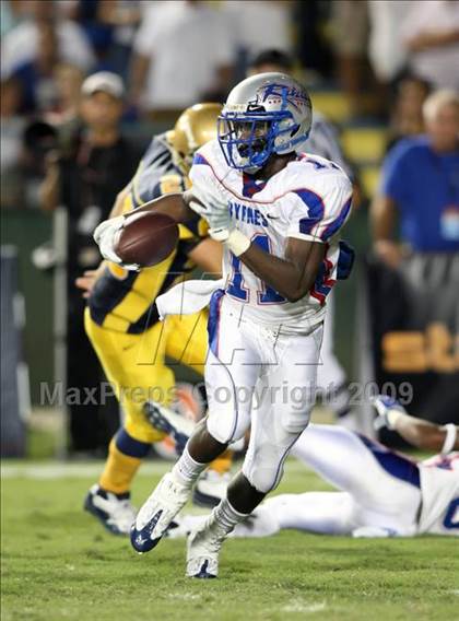 Thumbnail 2 in Byrnes @ Aquinas photogallery.