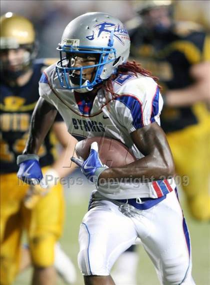 Thumbnail 2 in Byrnes @ Aquinas photogallery.
