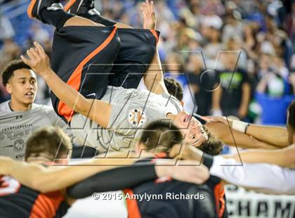 Thumbnail 2 in Davis vs. Federal Way (WIAA 4A Final) photogallery.