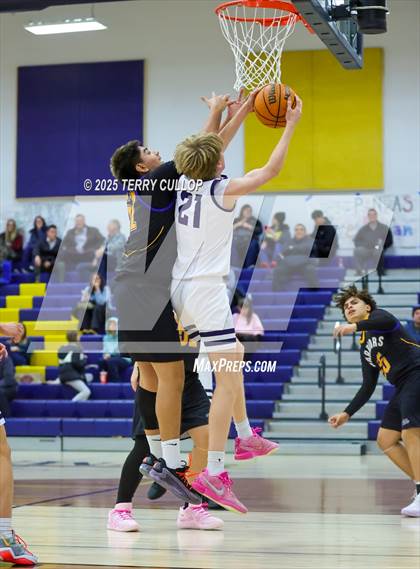 Thumbnail 3 in FR: Taylorsville @ Summit Academy (Sophomore) photogallery.