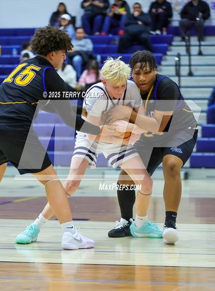 Thumbnail 3 in FR: Taylorsville @ Summit Academy (Sophomore) photogallery.