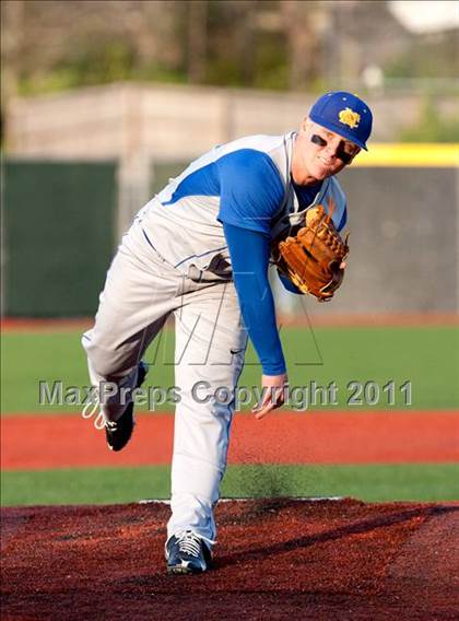 Thumbnail 2 in Newport Central Catholic vs. Beechwood (All A Classic Regional) photogallery.