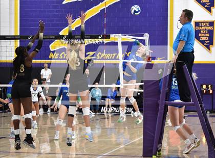 Thumbnail 3 in Branson vs. Lone Peak (Durango Fall Classic) photogallery.