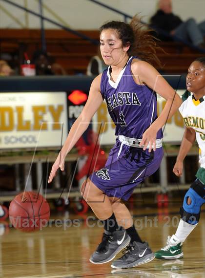 Thumbnail 3 in Shasta vs. Fremont (Lady Bulldog Holiday Classic) photogallery.