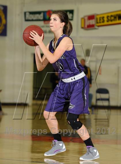 Thumbnail 3 in Shasta vs. Fremont (Lady Bulldog Holiday Classic) photogallery.