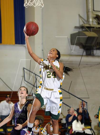 Thumbnail 2 in Shasta vs. Fremont (Lady Bulldog Holiday Classic) photogallery.