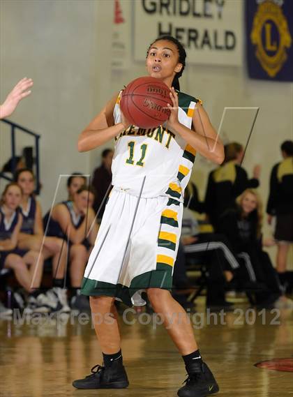Thumbnail 3 in Shasta vs. Fremont (Lady Bulldog Holiday Classic) photogallery.