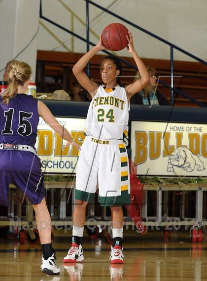 Thumbnail 3 in Shasta vs. Fremont (Lady Bulldog Holiday Classic) photogallery.