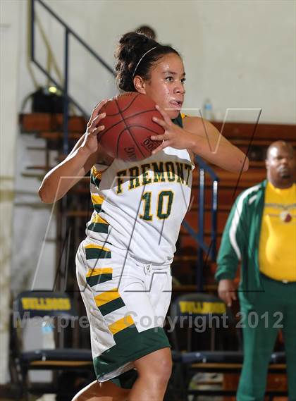 Thumbnail 2 in Shasta vs. Fremont (Lady Bulldog Holiday Classic) photogallery.