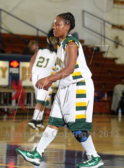 Thumbnail 2 in Shasta vs. Fremont (Lady Bulldog Holiday Classic) photogallery.