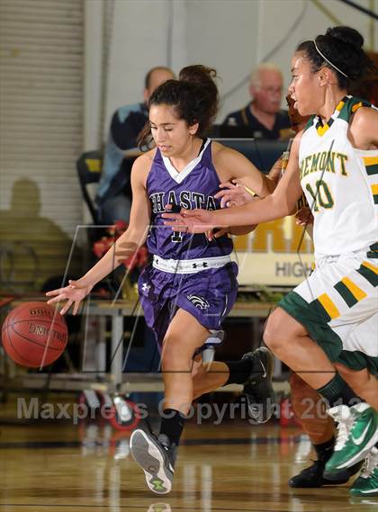 Thumbnail 3 in Shasta vs. Fremont (Lady Bulldog Holiday Classic) photogallery.