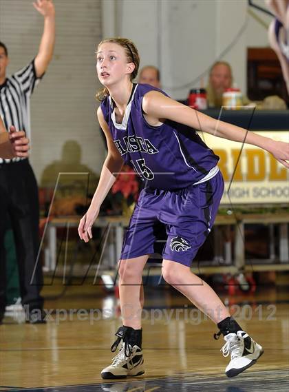 Thumbnail 3 in Shasta vs. Fremont (Lady Bulldog Holiday Classic) photogallery.