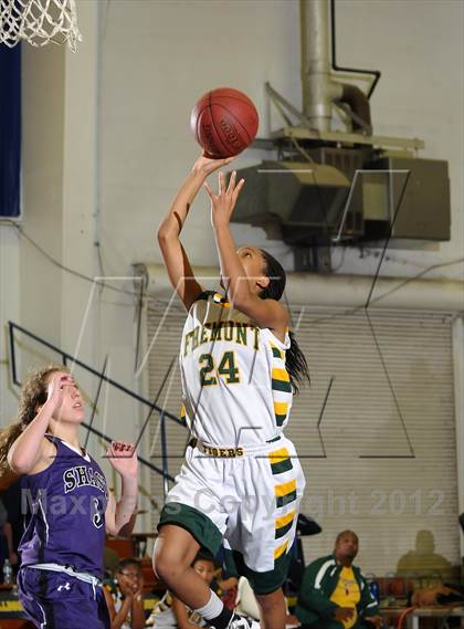 Thumbnail 3 in Shasta vs. Fremont (Lady Bulldog Holiday Classic) photogallery.