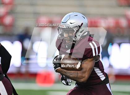 Thumbnail 2 in St. Joseph's Prep vs St. Peter's Prep (Rumble on the Raritan) photogallery.