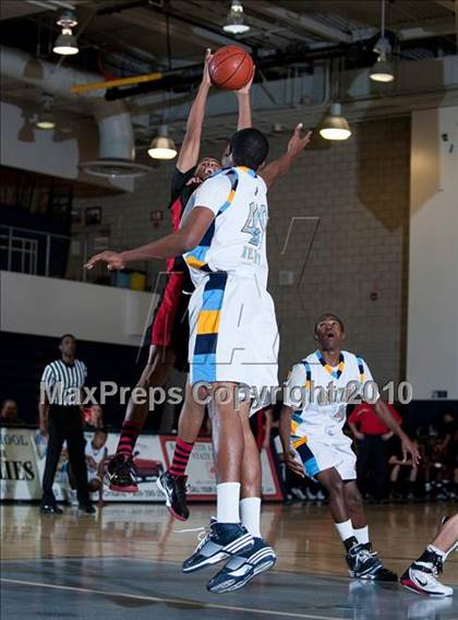 Thumbnail 2 in Ayala vs Los Osos (MLK I Have A Dream Classic) photogallery.