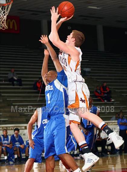 Thumbnail 2 in Madison vs. Chavez (McDonald's Texas Invitational) photogallery.