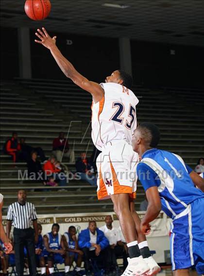 Thumbnail 2 in Madison vs. Chavez (McDonald's Texas Invitational) photogallery.