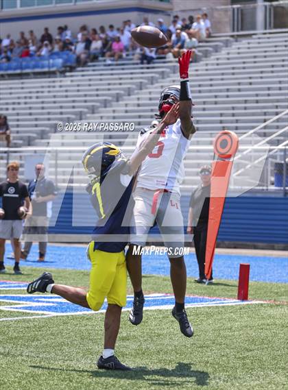 Thumbnail 2 in National Football Foundation All-Star Classic - NYC vs Long Island (1st half photos) photogallery.