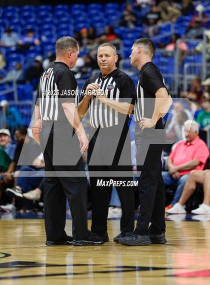 Thumbnail 3 in Meyer vs. Herne (UIL Basketball 2A D1 Final) photogallery.