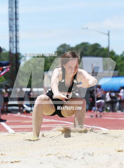 Thumbnail 1 in VHSL T&F State Championships - Class 5/6 (Triple Jump) photogallery.
