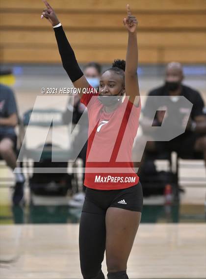 Thumbnail 2 in Lakewood vs. Cathedral Catholic (Dave Mohs Tournament) photogallery.