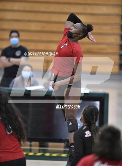 Thumbnail 2 in Lakewood vs. Cathedral Catholic (Dave Mohs Tournament) photogallery.