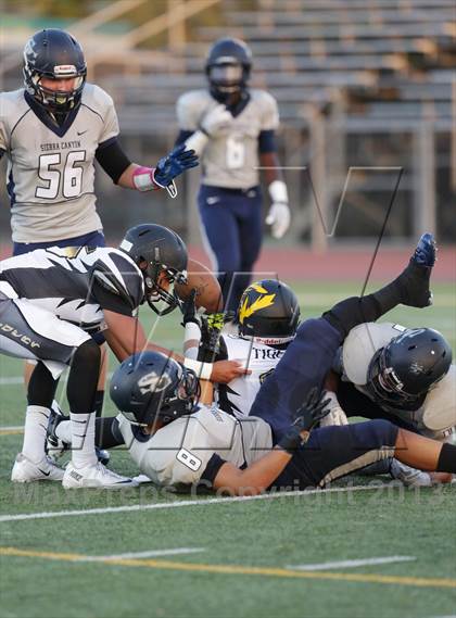 Thumbnail 2 in Sierra Canyon vs. San Fernando photogallery.
