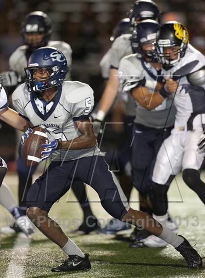 Thumbnail 3 in Sierra Canyon vs. San Fernando photogallery.