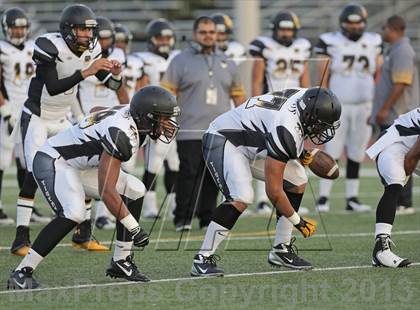 Thumbnail 1 in Sierra Canyon vs. San Fernando photogallery.
