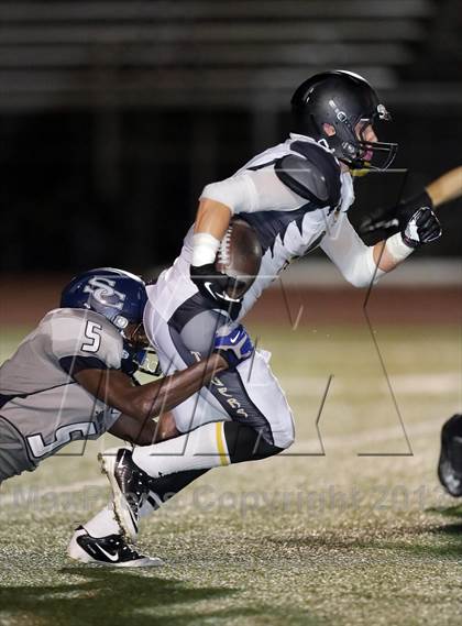 Thumbnail 3 in Sierra Canyon vs. San Fernando photogallery.