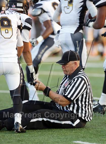 Thumbnail 3 in Sierra Canyon vs. San Fernando photogallery.
