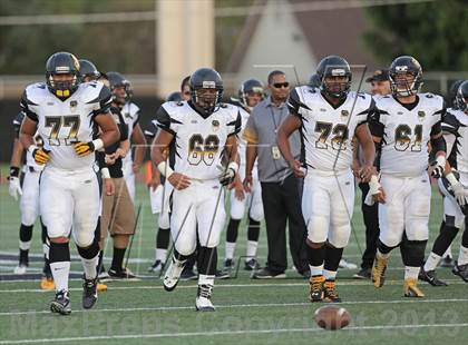 Thumbnail 2 in Sierra Canyon vs. San Fernando photogallery.