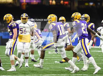 Thumbnail 2 in Amite vs Lutcher (LHSAA Class 3A Final) photogallery.