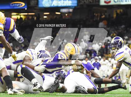 Thumbnail 2 in Amite vs Lutcher (LHSAA Class 3A Final) photogallery.