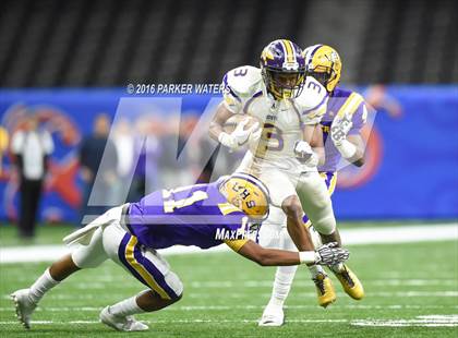 Thumbnail 2 in Amite vs Lutcher (LHSAA Class 3A Final) photogallery.