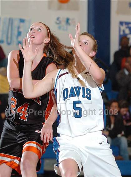 Thumbnail 1 in Vacaville vs. Davis (Dorothey Speck Memorial) photogallery.