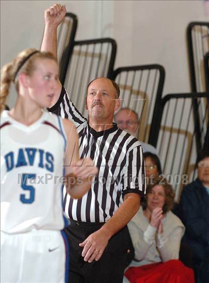 Thumbnail 1 in Vacaville vs. Davis (Dorothey Speck Memorial) photogallery.