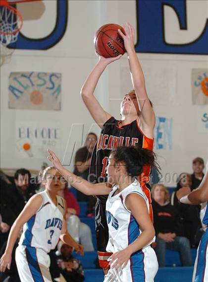 Thumbnail 1 in Vacaville vs. Davis (Dorothey Speck Memorial) photogallery.