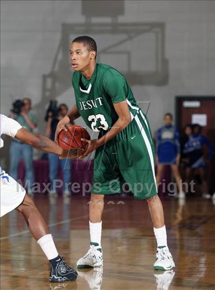 Thumbnail 2 in Strake Jesuit vs. Chavez (Texas 5A Region 3 Semifinal) photogallery.