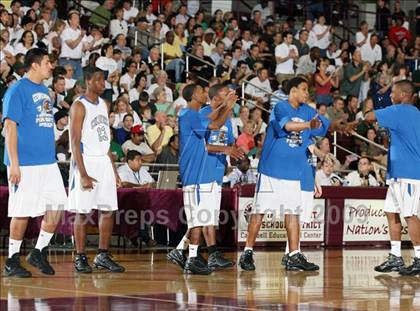 Thumbnail 3 in Strake Jesuit vs. Chavez (Texas 5A Region 3 Semifinal) photogallery.