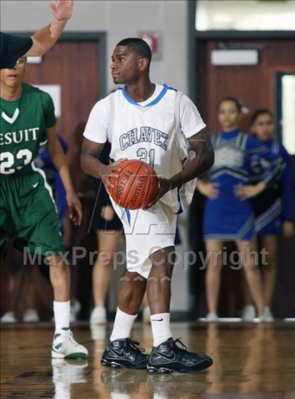 Thumbnail 2 in Strake Jesuit vs. Chavez (Texas 5A Region 3 Semifinal) photogallery.