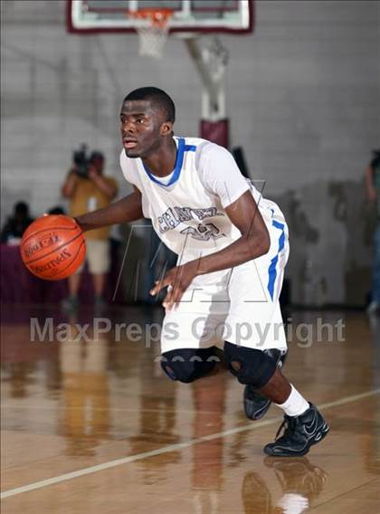 Thumbnail 1 in Strake Jesuit vs. Chavez (Texas 5A Region 3 Semifinal) photogallery.