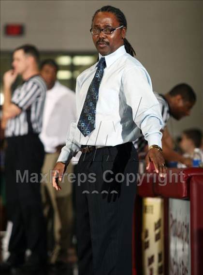 Thumbnail 3 in Strake Jesuit vs. Chavez (Texas 5A Region 3 Semifinal) photogallery.