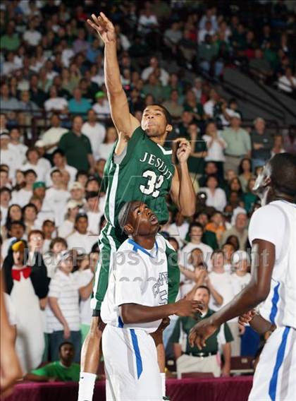Thumbnail 3 in Strake Jesuit vs. Chavez (Texas 5A Region 3 Semifinal) photogallery.