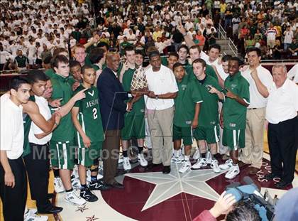 Thumbnail 1 in Strake Jesuit vs. Chavez (Texas 5A Region 3 Semifinal) photogallery.