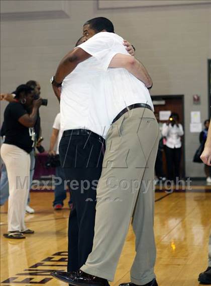 Thumbnail 2 in Strake Jesuit vs. Chavez (Texas 5A Region 3 Semifinal) photogallery.